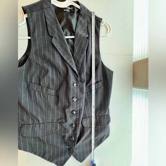 Norma Kamali Charcoal Gray Pinstriped 
Women's Vest Size Medium - Picture 3 of 6